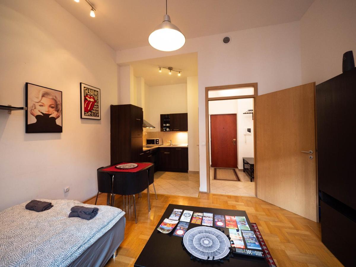 Cozy Central Apt With Garage At Gozsdu Passage Budapest Exterior foto