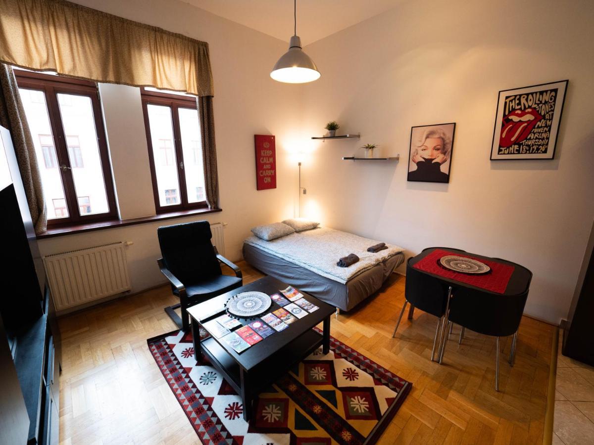 Cozy Central Apt With Garage At Gozsdu Passage Budapest Exterior foto
