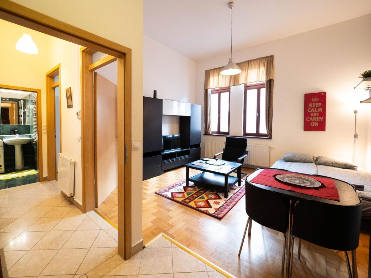 Cozy Central Apt With Garage At Gozsdu Passage Budapest Exterior foto