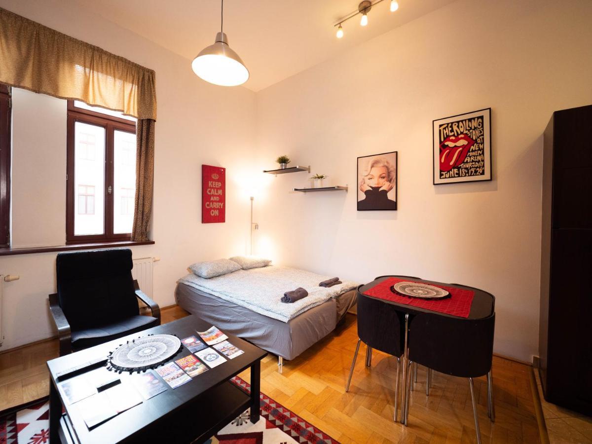 Cozy Central Apt With Garage At Gozsdu Passage Budapest Exterior foto